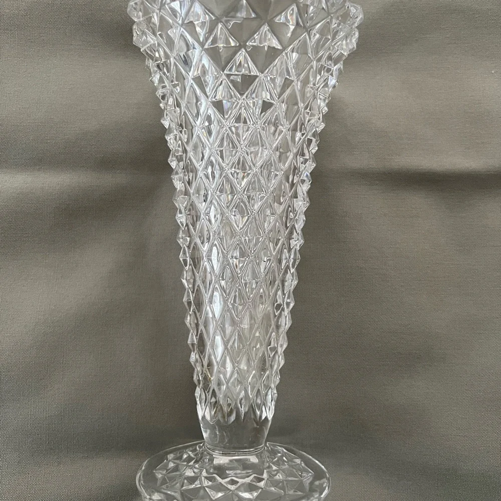 Princess House Lead Crystal Diamond Cut Trumpet Vase 8”
